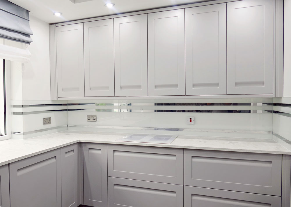 Mirrors Stripes White Kitchen Glass Backsplash